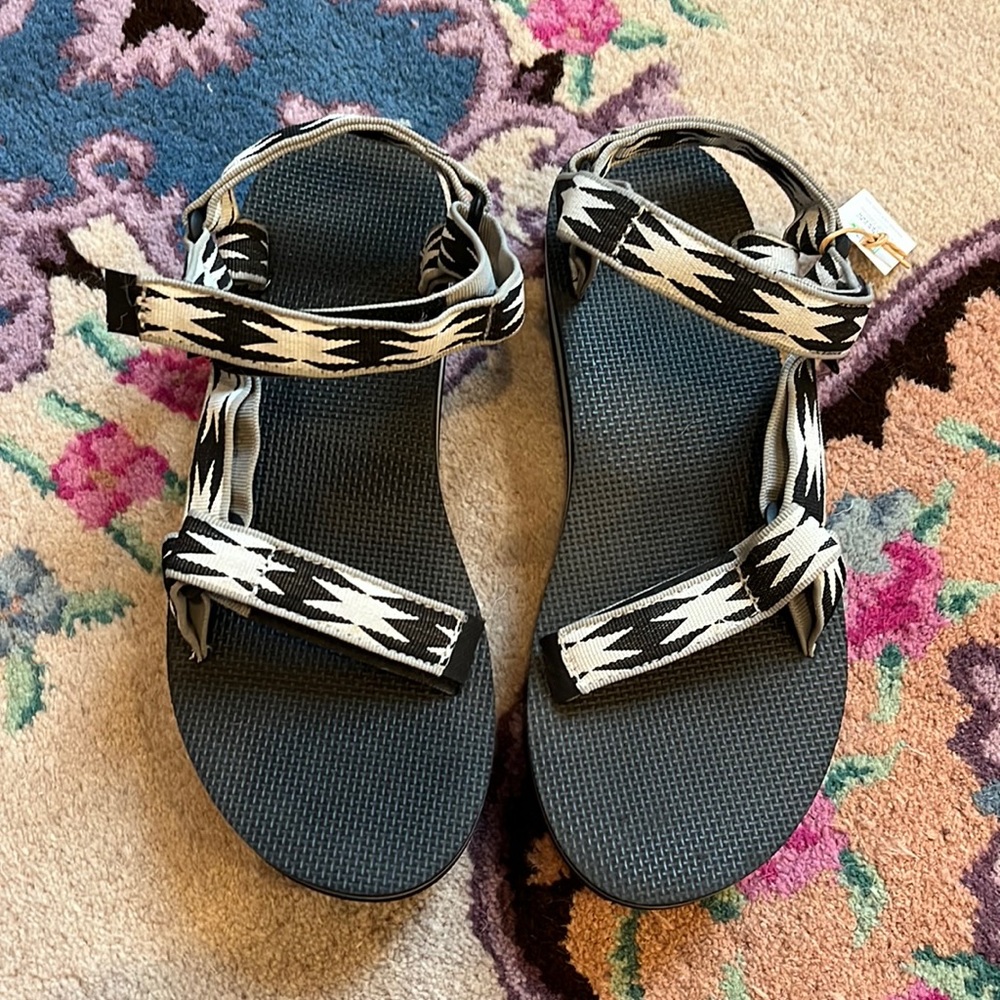 NWT teva platform geo boho sandals size 10 cool comfy velcro